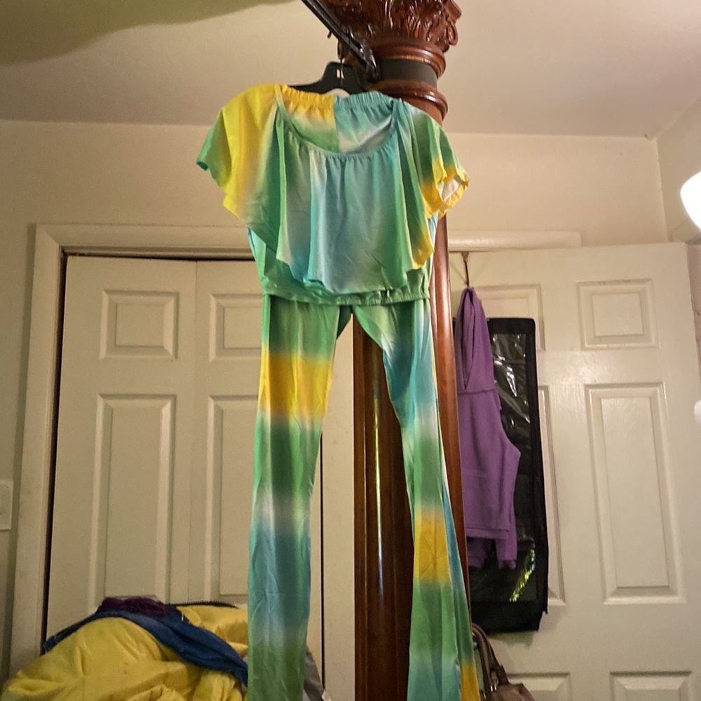 Yellow and green nice 2 PCs pant suit off the shoulders - Picture 3 of 8